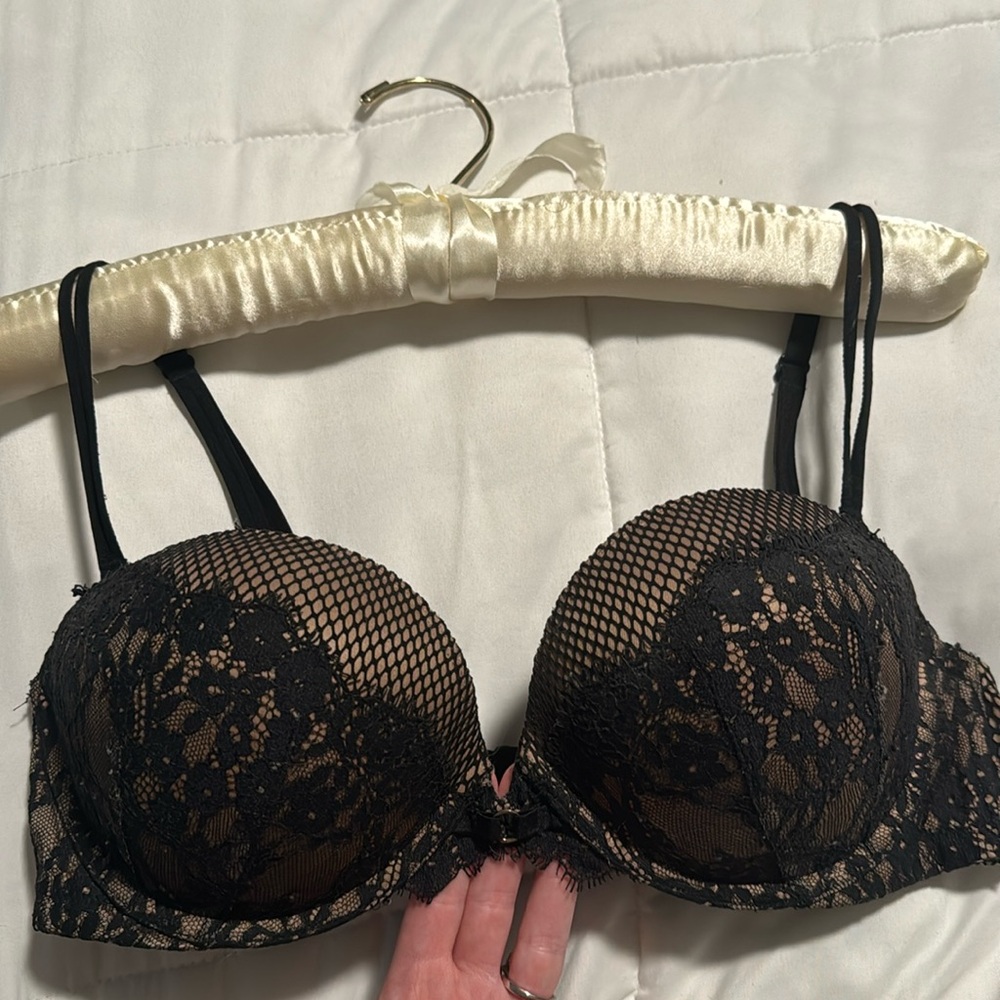 Victoria Secret black and nude lace bra size 34C
